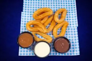 CHURROS WITH DIP
